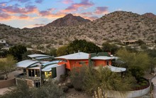 Ấn tượng với biệt thự triệu đô giữa sa mạc