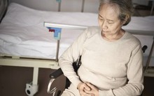 Cụ bà mua bảo hiểm, nhưng bị từ chối bồi thường sau 3 tháng nằm viện: Công ty khẳng định hồ sơ bệnh án có bất thường