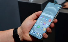 Sau 1 tuần ra mắt, smartphone cao cấp này đã giảm 10 triệu đồng, khách Việt công nhận: “Giá quá ảo”