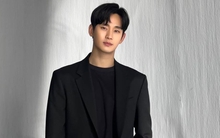 Tình trạng hiện tại của Kim Soo Hyun gây sốc: Quẫn trí đến mức phải có người theo sát, đi khắp nơi xin lỗi đồng nghiệp