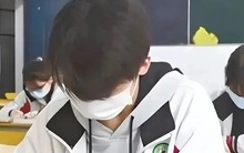 Nam sinh thi cấp 3 đạt điểm cao vót, tưởng đỗ trường top nhưng cái kết quá phũ phàng: Người đứng sau thao túng kết quả gây rúng động