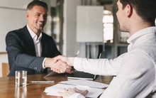 Đi phỏng vấn xin việc nhầm công ty, được nhận vì công ty cũng nhầm