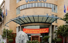 Chủ tịch và Thành viên HĐQT đồng loạt từ nhiệm sau khi cổ phiếu giảm 30% so với đầu năm