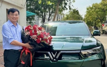 Shark Hùng Anh khoe xe điện mới tậu: "Hàng hoá và thương hiệu Việt Nam không xài thì xài cái chi!"