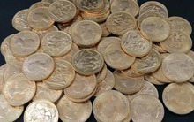 Phát hiện 40 kg xu vàng và thỏi bạc nguyên chất trị giá 1,1 tỷ đồng dưới ghế sofa