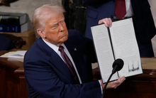 Tổng thống Donald Trump dùng đạo luật từ hơn 200 năm trước, thẩm phán hành động nhanh chóng