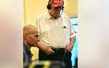 Houthi phóng loạt tên lửa vào nhóm tàu sân bay Mỹ, Lầu Năm Góc cảnh báo rắn