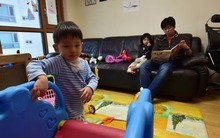 Dạy, học thêm bùng nổ ở nền kinh tế lớn thứ 4 châu Á: Trẻ dưới 2 tuổi cũng được đưa vào ‘lò luyện thi’, học phí trung bình gần 6 triệu đồng/tháng, phụ huynh tâm niệm học càng sớm càng tốt