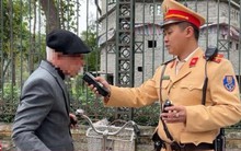 Uống 3 cốc bia rồi đi xe đạp, cụ ông ở Hà Nội bị xử phạt vi phạm nồng độ cồn