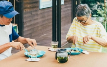 Thời điểm nào ăn sáng tốt nhất cho người sau 60 tuổi: Hóa ra không phải 7 giờ như nhiều người tưởng