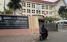 Hàng chục nhân viên y tế tại 1 bệnh viện bị chấm dứt hợp đồng lao động