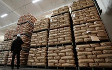 Quốc gia châu Á sản xuất gần 7 triệu tấn/năm nhưng thiếu gạo trầm trọng - gạo Việt vào bao nhiêu hết bấy nhiêu, giá 100.000 đồng/kg vẫn khen rẻ