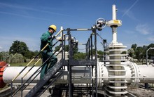 Cáo buộc khí đốt Nga đến Tây Âu vẫn cao kỷ lục, thậm chí “đầu tàu kinh tế” đang gián tiếp mua rất nhiều dầu mỏ của Moscow, một nước EU đáp trả nặng lời những chỉ trích của Brussels