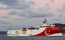 Quốc gia từng giúp dầu Nga 'tuồn' vào châu Âu bất ngờ quay xe: Tuyên bố sẽ tuân thủ mức giá trần của G7, mua dầu từ Brazil để thay thế