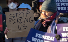 Mỹ phục chức cho gần 25.000 nhân viên bị sa thải