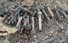 Vụ nổ lớn gần trụ sở ngân hàng: Phát hiện hàng trăm kíp nổ