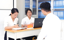 Nhà tuyển dụng hỏi: Bạn sẽ làm gì nếu sếp vay 70 nghìn đồng mua đồ uống? Nam ứng viên 9x trả lời 1 câu EQ cao liền trúng tuyển ngay lập tức