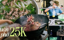 Quán phở bò ở Hà Nội nhiều năm giữ mức giá 25.000 đồng, mỗi sáng bán 400 bát