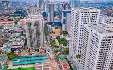 Sau cơn “sốt” kéo dài 2 năm, chung cư xuất hiện trường hợp hạ giá chào bán từ 200-300 triệu đồng/căn, thị trường Hà Nội đang ở giai đoạn “hạ nhiệt” tạm thời