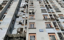 Lạ lùng chung cư giá rẻ, dù thang máy rơi liên tục, nhà xuống cấp nhưng giá vẫn tăng không ngừng