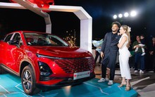 Nguyễn Xuân Son tặng vợ ô tô mới để 'đi mua bánh chuối', giá chưa đến 500 triệu đồng rẻ ngang SUV cỡ A