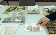 Một nước châu Âu phải thay hơn 30 vạn tờ tiền hỏng vì dân tích trữ bằng cách đem đi chôn, thậm chí giấu cả trong bể phốt