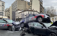 Truy bắt xe không khác trong phim tại Pháp, 10 cảnh sát bị thương