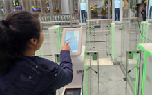 Hàng loạt sân bay sẽ triển khai làm thủ tục bay bằng sinh trắc học, VNeID