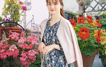 Không thể để phí sân thượng dù chỉ vài mét vuông, người phụ nữ trung niên quyết tâm dồn sức biến thành "bể hoa" trên mái nhà!