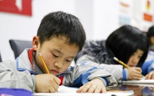 Nhiều nơi ở Trung Quốc thí điểm “ngắt” bài tập để đảm bảo giấc ngủ cho học sinh