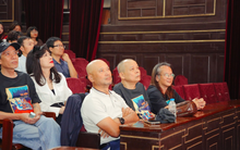 Người sáng lập ban nhạc Bức Tường bất ngờ đứng chung sân khấu với MC Long Vũ, Thảo Vân, tái hiện lại ký ức thập niên 90