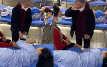 Cụ bà 90 tuổi lau nước mắt rồi "dúi" cho con gái món đồ trong phòng bệnh, hàng triệu người không khỏi xúc động