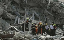 Làm gì khi ở trên tầng cao trong lúc động đất? Hướng dẫn đơn giản nhưng quan trọng