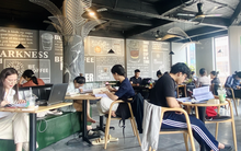 Vì sao người thu nhập thấp lại càng đi cà phê nhiều?