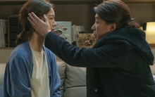 Mẹ tôi giữ lại 5 chỉ vàng từ hồi sinh viên, đến khi tôi vào ĐH bà lặng lẽ đưa cho tôi và dặn một câu đầy ám ảnh