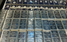 Giá bạc hôm nay 6/3: duy trì đà tăng theo giá vàng