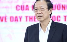 Thứ trưởng Bộ GD&ĐT: 'Không thể nói giáo viên giảm thu nhập vì không dạy thêm'