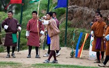 Buồn của quốc gia ‘hạnh phúc nhất thế giới’: Người trẻ rời đất nước ở mức cao kỷ lục, cứ 8 người thì 1 người sống trong nghèo đói, chính phủ vỡ lẽ ‘có kinh tế tốt nữa thì hạnh phúc hơn’