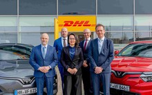 VinFast của tỷ phú Phạm Nhật Vượng bắt tay 'ông lớn' logistics hàng đầu thế giới, giao hàng 'thần tốc' đến khách châu Âu chỉ trong 24 giờ