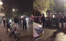 Gần 12h đêm, dân tình kéo đến chụp ảnh Hàm Cá Mập vẫn đông nghịt, nhiều người còn làm cả việc này