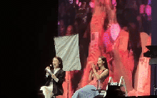 MC Khánh Vy nói tiếng Hàn với Jisoo tại buổi fanmeeting ở Hà Nội bỗng trở thành chủ đề tranh cãi