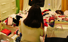 Người phụ nữ đang phân loại quần áo tại nhà thì đột nhiên lên cơn sốt cao 40 độ C, phổi bị "phủ" bởi nấm mốc! Thủ phạm có trong mỗi gia đình