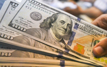 Đồng đô la Mỹ trượt giá mạnh