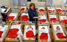 Tỷ lệ sinh ‘lao dốc’: Hồi chuông báo động cho tương lai nhân loại