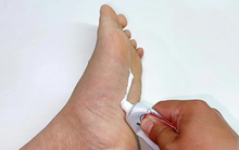 Bôi kem đánh răng vào lòng bàn chân trước khi đi ngủ, "hiệu quả vàng mười" khiến ai cũng ước biết sớm hơn