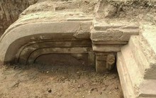 Động đất Myanmar tiết lộ cung điện từ "Thành phố ngọc quý"