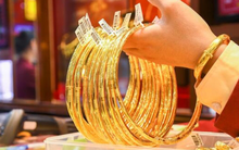 Giá vàng đắt không tưởng 111 triệu đồng/lượng, chuyên gia cảnh báo khẩn