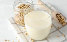 Loại sữa được mệnh danh "thần dược" cho phái nữ nhưng người bị suy thận nên tránh xa