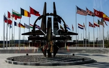 Mỹ đang cân nhắc loại bỏ hầu hết mọi khoản tài trợ cho NATO