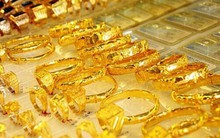 Chiều 17/4, giá vàng SJC, vàng nhẫn mua vào tăng mạnh 4 triệu đồng mỗi lượng, tiếp tục lập đỉnh mới